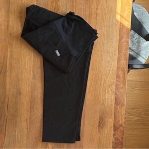 Fig’s Maternity scrubs